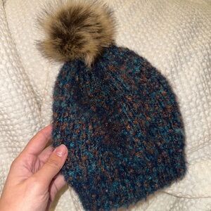 Soft & Cozy Crochet Knit Beanie with Faux Fur Pom NWT Fuego